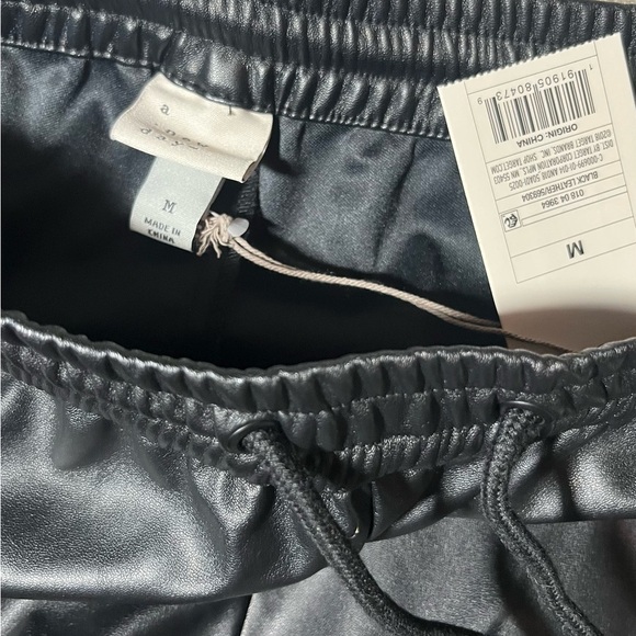 A New Day Women's Vegan Baddie Leather Jogger Pants Medium Black Elastic Waist - Picture 9 of 9